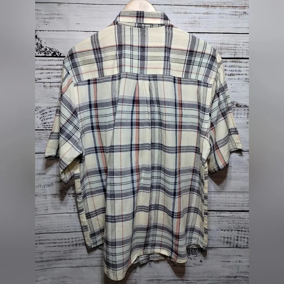 Woolrich Button Down Shirt Red White Blue size Large Casual Lightweight Summer - Picture 4 of 4